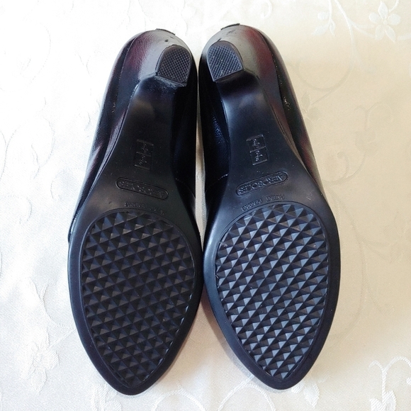 Aerosoles heel rest shoes - Picture 4 of 9